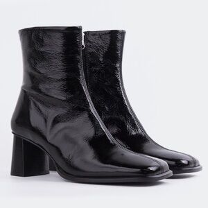 NEW! L’Intervalle Black Patent Leather Swan Ankle Boot Side Zip Women’s 40/ 9.5M